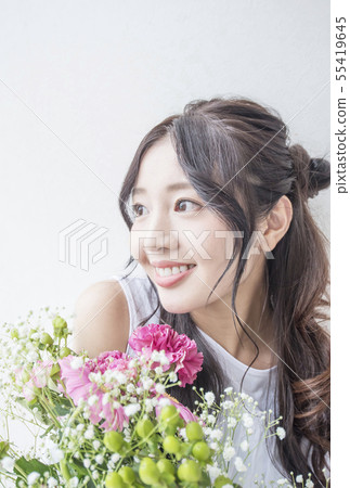 Bouquet and woman beauty image botanical image material 55419645