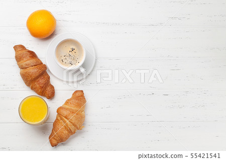 Coffee, orange juice and croissant 55421541