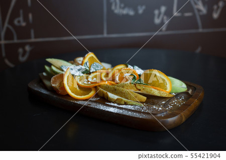 Slices of juicy tasty pear, green apple 55421904