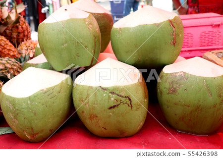 Fresh coconut at street food 55426398