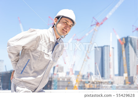 現場工人背痛 55429628