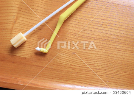 Oral care Humming Good Sponge Toothbrush Toothpaste for Seniors in Need of Care Oral care Humming Good Sponge Toothbrush Toothpaste for Seniors in Need of Care 55430604
