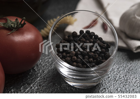 黑胡椒和西紅柿 黑胡椒和西紅柿 55432083