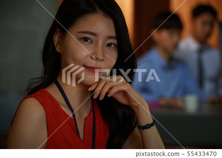 Woman business warm color Woman business warm color 55433470