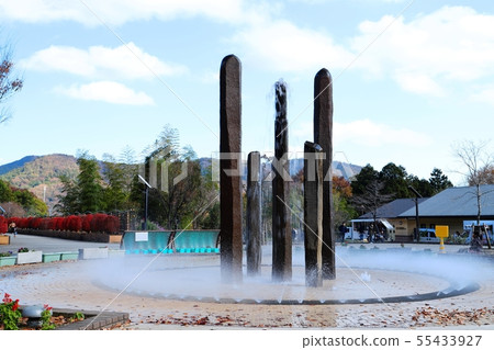 Lake Miyagase prefectural Aikawa Park fountain of autumn leaves 55433927