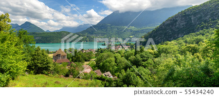 view of Annecy lake in french Alps with Duingt 55434240
