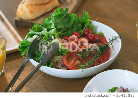 Morning meal 55435055