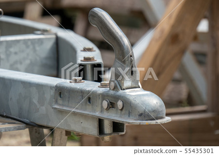 Close-up trailer hook for boats or other 55435301