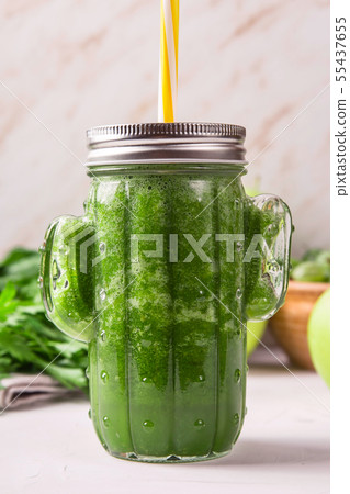 Healthy nutrition and detox from green raw food Healthy nutrition and detox from green raw food 55437655