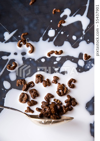 Kids Learn the Alphabet with Chocolate Corn Flakes Kids Learn the Alphabet with Chocolate Corn Flakes 55437901
