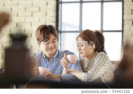 Gender couple 55441182