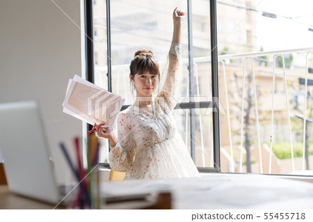 Young woman, businesswoman, venture Young woman, businesswoman, venture 55455718