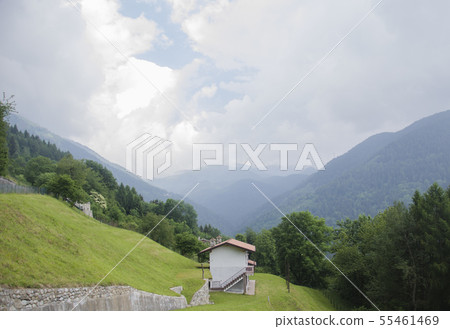 Panoramic view of idyllic alpine mountain scenery  55461469