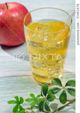 Apple juice 55461676