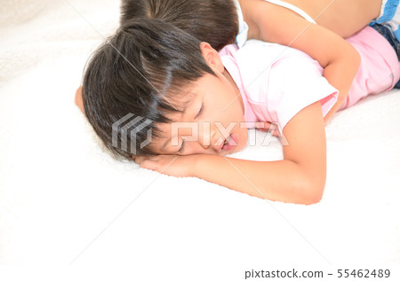一個孩子 一個孩子 55462489