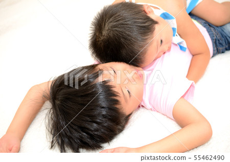 A child 55462490