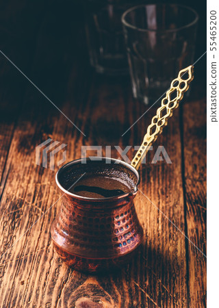 Fresh brewed turkish coffee 55465200