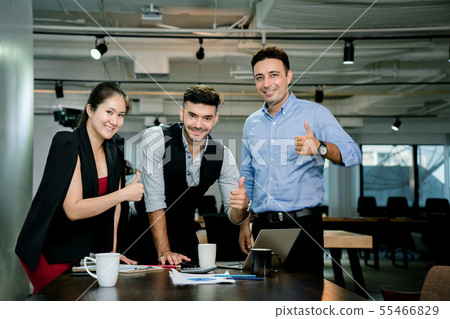 Businessmen are brainstorming in the meeting room. Businessmen are brainstorming in the meeting room. 55466829