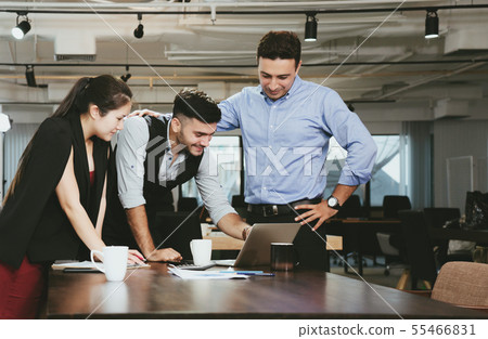 Businessmen are brainstorming in the meeting room. Businessmen are brainstorming in the meeting room. 55466831