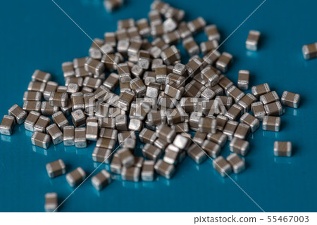 Electronic parts (chip ceramic capacitor) 55467003