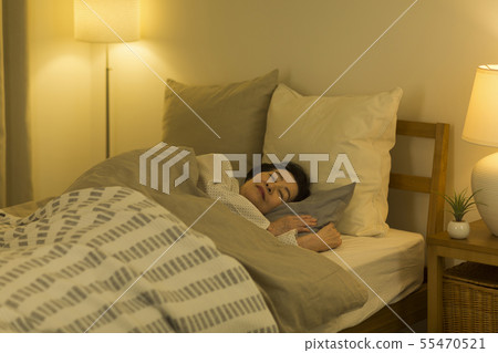 Senior women 55470521