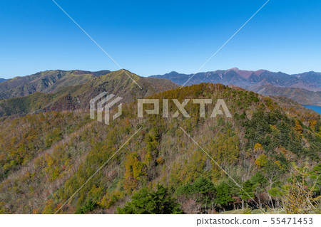 Nikko Shirane和Yamayama從半月攀登的山路上看到 Nikko Shirane和Yamayama從半月攀登的山路上看到 55471453