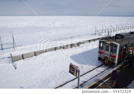 停泊鐵路和鄂霍茨克海北海道的浮冰 55472329