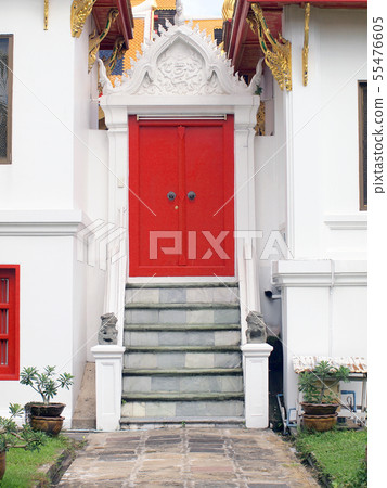 Red door Red door 55476605