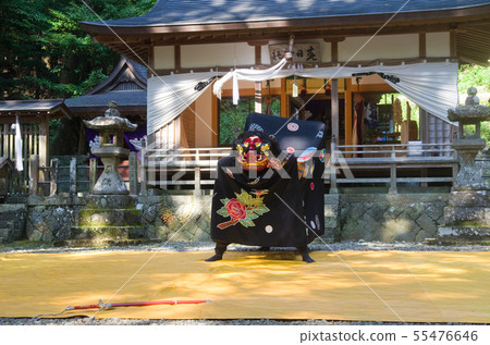 Ueno's Lion Dance Sword Dance (Wakayama Prefecture Designated Intangible Folk Cultural Property Tomisato Kasuga Shrine) 55476646