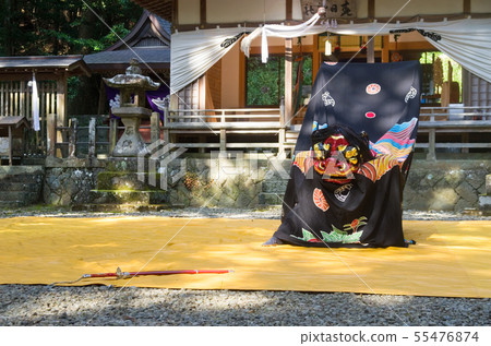 Ueno's Lion Dance Sword Dance (Wakayama Prefecture Designated Intangible Folk Cultural Property Tomisato Kasuga Shrine) 55476874
