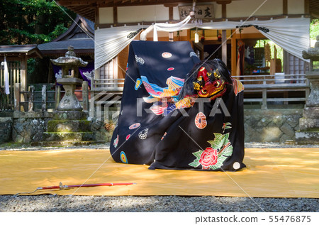 Ueno's Lion Dance Sword Dance (Wakayama Prefecture Designated Intangible Folk Cultural Property Tomisato Kasuga Shrine) 55476875