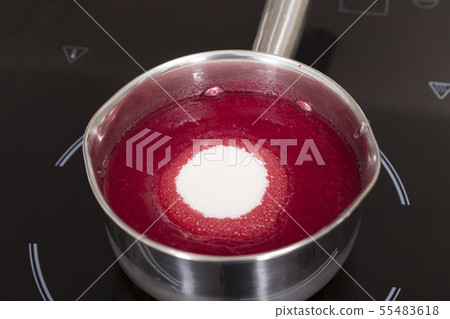 The process of making red sweet syrup. The process of making red sweet syrup. 55483618