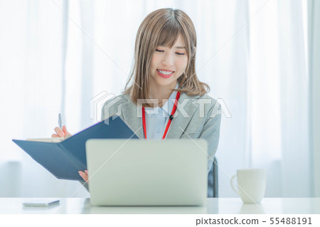 Business young woman indoor 55488191