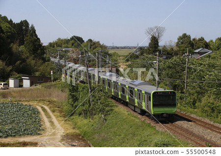 山手線E235系列運往東京（新潟縣） 55500548