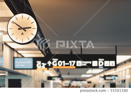 Peoples walking in Vienna airport terminal 55501380