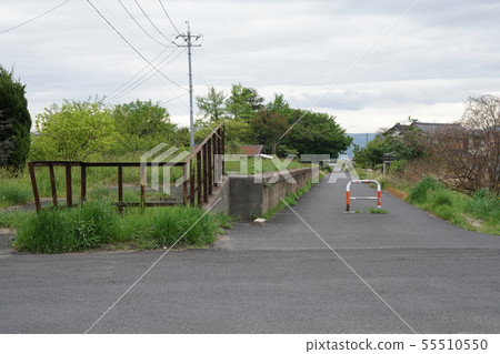 The platform and track traces of the station, which opened in 1958 and was then abandoned The platform and track traces of the station, which opened in 1958 and was then abandoned 55510550