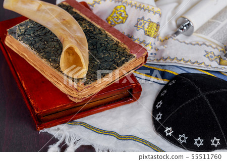 Jewesh holiday with kippah and talith Jewesh holiday with kippah and talith 55511760