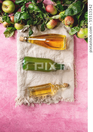 Variety of apple drinks 55513142