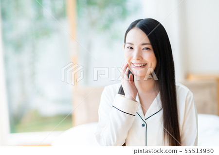 年輕的女士 55513930