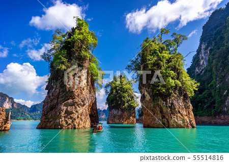 Beautiful mountains in Ratchaprapha Dam  55514816