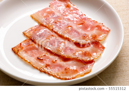 烤培根（切片）。 55515312