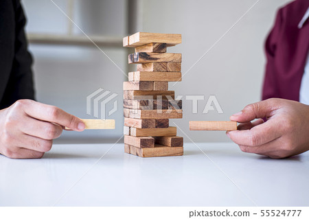 Alternative Risk and Strategy in Business, Hand of 55524777