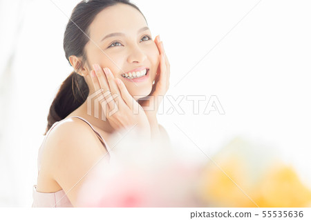 Women beauty 55535636