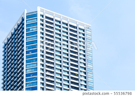 塔公寓和藍天 塔公寓和藍天 55536798