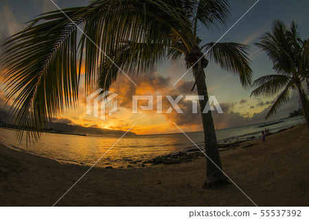 Hawaii North Shore Sunset 55537392