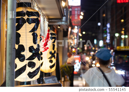 Hakata ramen lanterns_Nakasu scenery / alleys and lanterns (Fukuoka Prefecture Hakata-ku, entertainment district Nakasu) Hakata ramen lanterns_Nakasu scenery / alleys and lanterns (Fukuoka Prefecture Hakata-ku, entertainment district Nakasu) 55541145