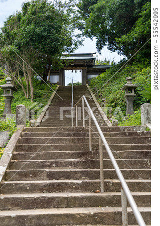 Stairs to the shrine gate 55542995