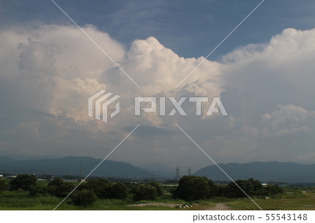 Clouds seen from the left bank of the Jinzu River Clouds seen from the left bank of the Jinzu River 55543148