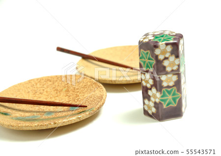 Flower pattern toothpick holder and Kisedo confectionery dish 55543571