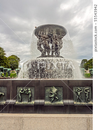 Vigeland Sculpture Park - Frogner Park.  55543942